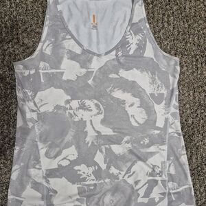 Lucy Activewear Gray Fitted Sleeveless Tank Top